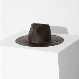 Janessa Leone CALDER